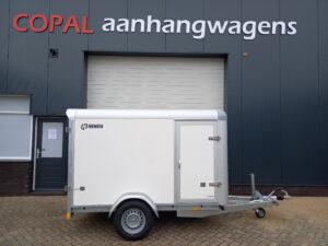 Henra gesloten aanhangwagens