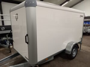 Henra gesloten aanhangwagens