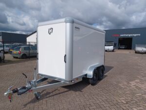 Henra gesloten aanhangwagens