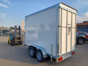 Henra gesloten aanhangwagens