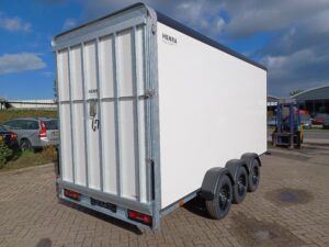 Henra gesloten aanhangwagens