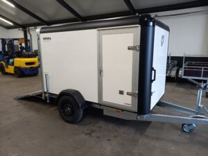 Henra gesloten aanhangwagens